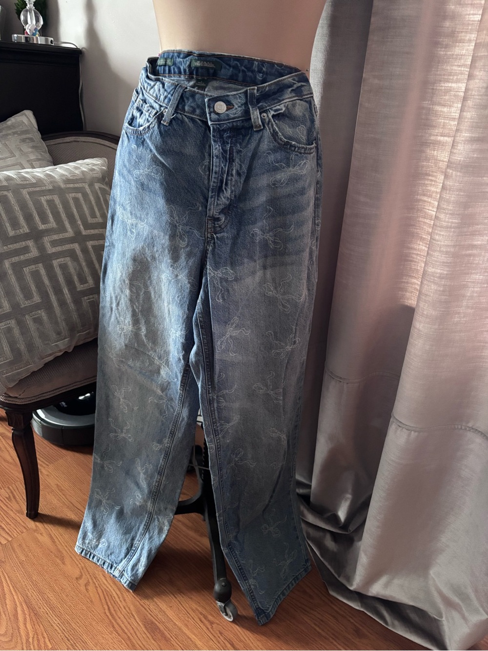 Wild Fable Bow Print Light Wash High Rise Straight Jeans Size 4